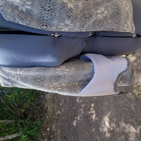 Gray Patterned Sweater - Picture 5 of 5